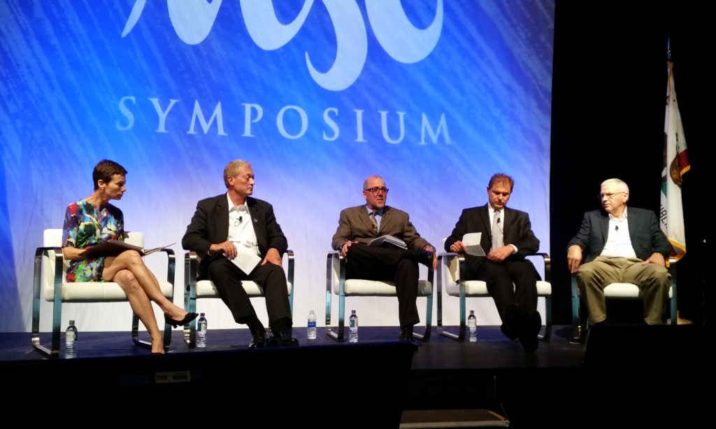 From left, moderator Marcy Tieger of Symphony Advisors, State Farm's Russ Hoffbauer, Allstate's Clint Marlow, Progressive's Chris Andreoli and Farmers' Gerry Poirier participate in a panel at the NACE MSO Symposium on Aug. 11, 2016. (John Huetter/Repairer Driven News)