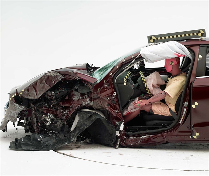 The 2013-16 Ford Fusion/Lincoln MKZ received an "acceptable" on the IIHS small-overlap crash test. (Provided by Insurance Institute for Highway Safety)