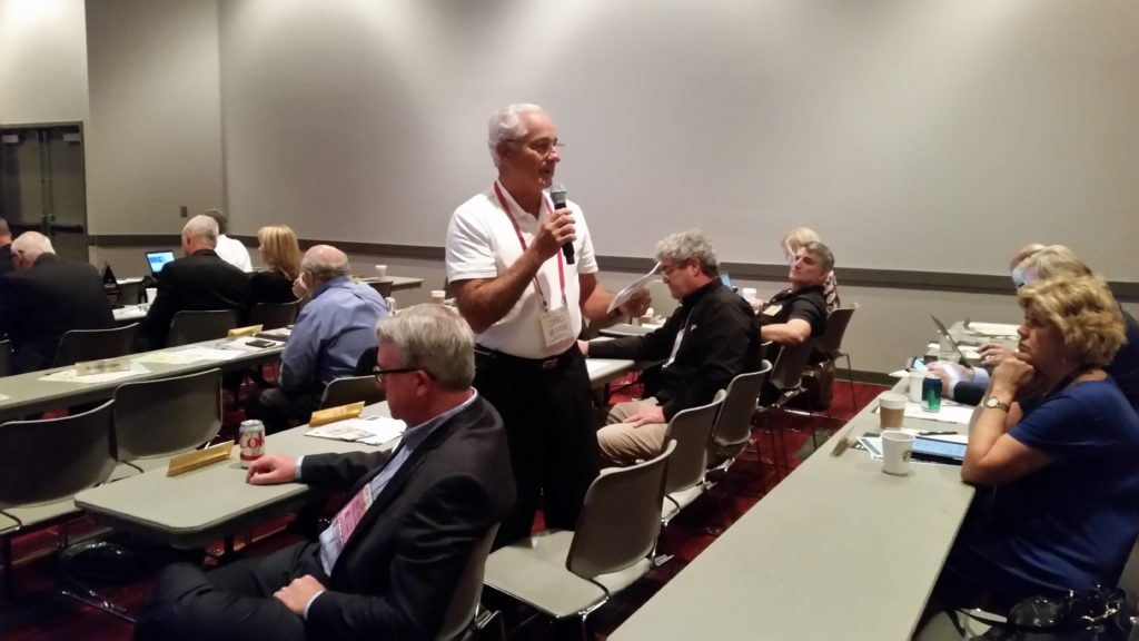 Joe Lubrano of J&E Auto Body talks during the open mic of the November 2016 Collision Industry Conference. (John Huetter/Repairer Driven News)