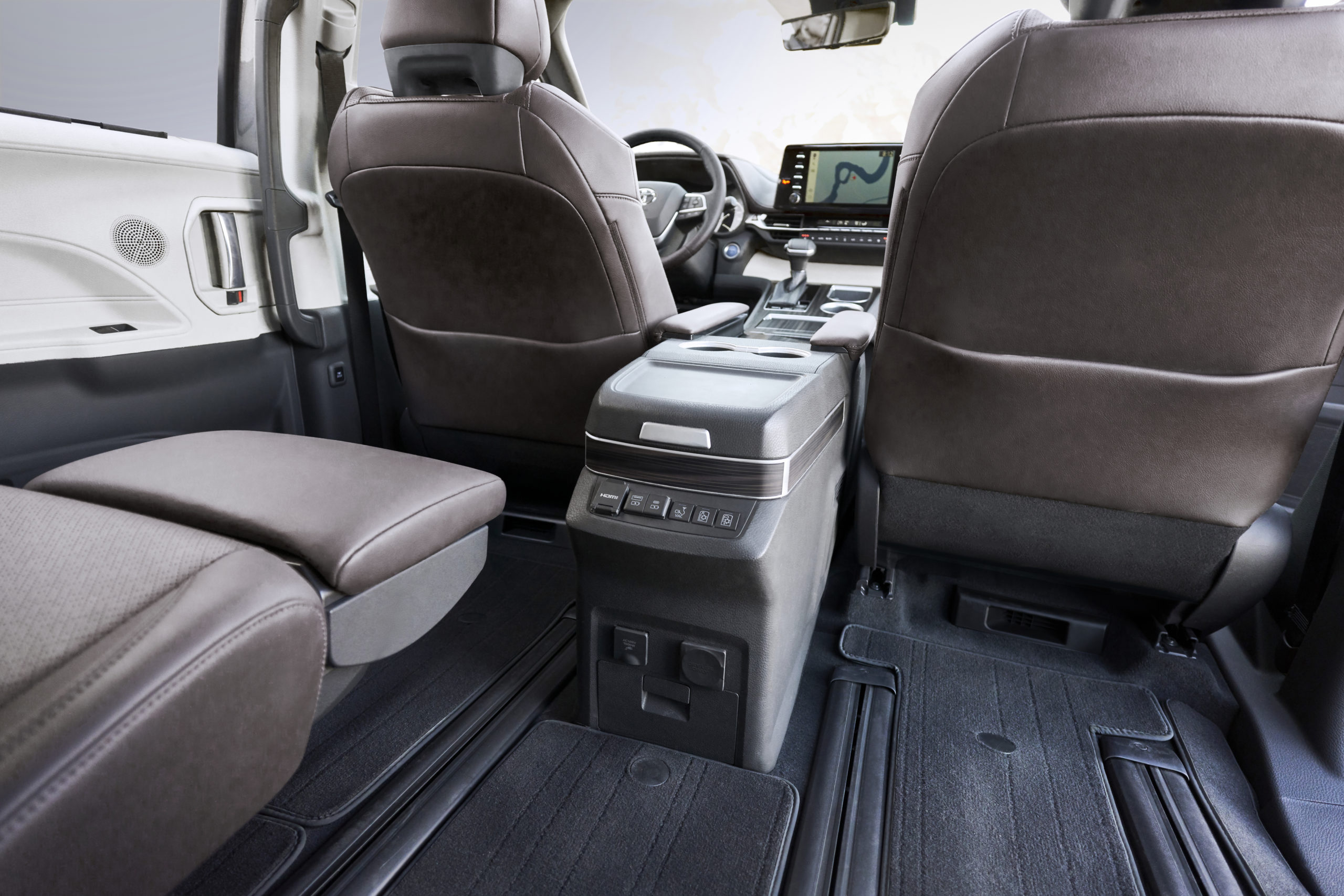 2021 Toyota Sienna features new body platform, more airbags, hybrid  powertrain